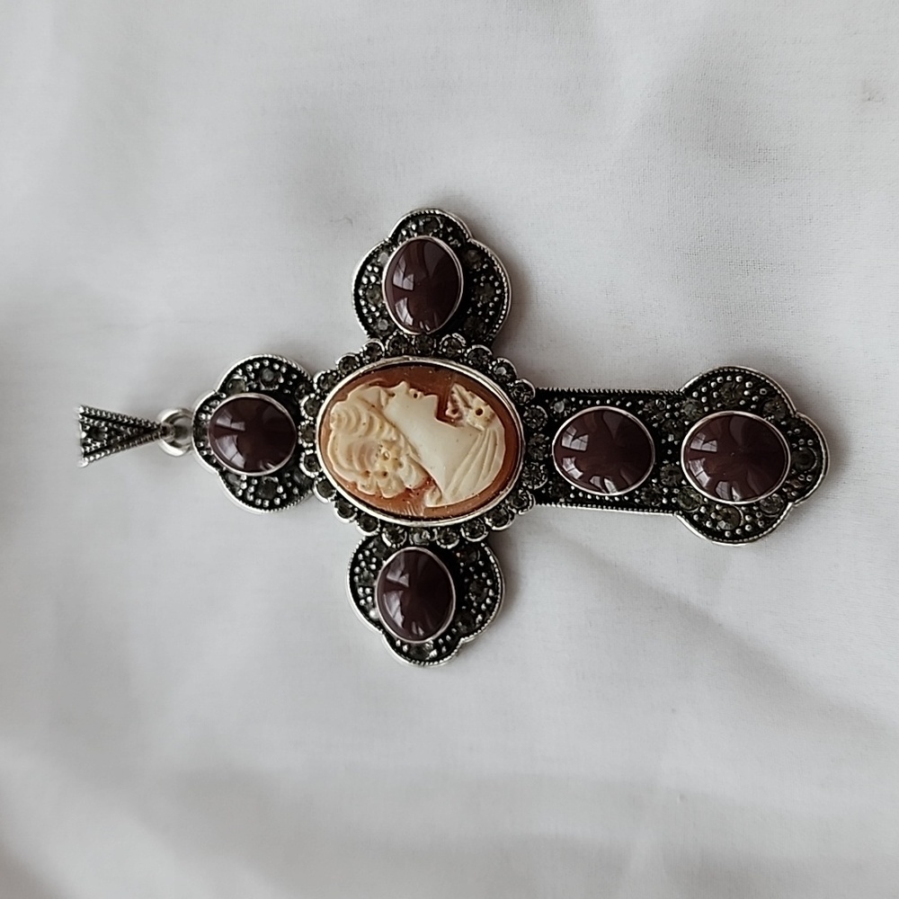 BEAUTIFUL CROSS PENDANT w/ CAMEO RHINESTONES & STONES by AMEDEO PRE-OWNED